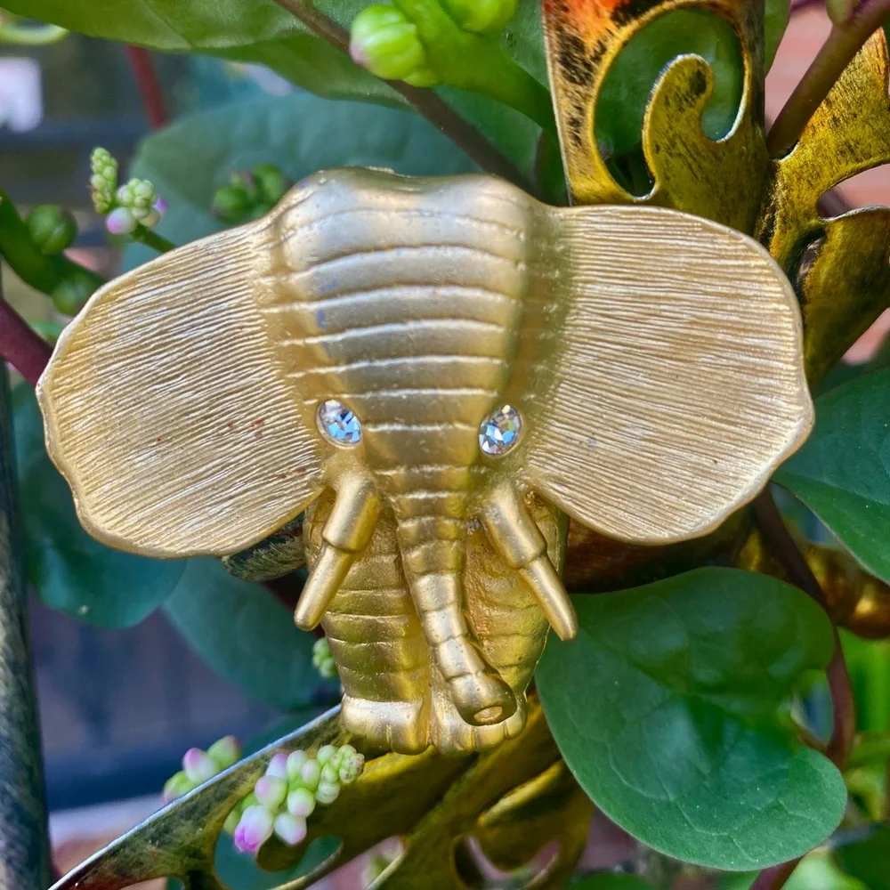 VINTAGE NORMA JEAN ELEPHANT BROOCH - Picture 1 of 4